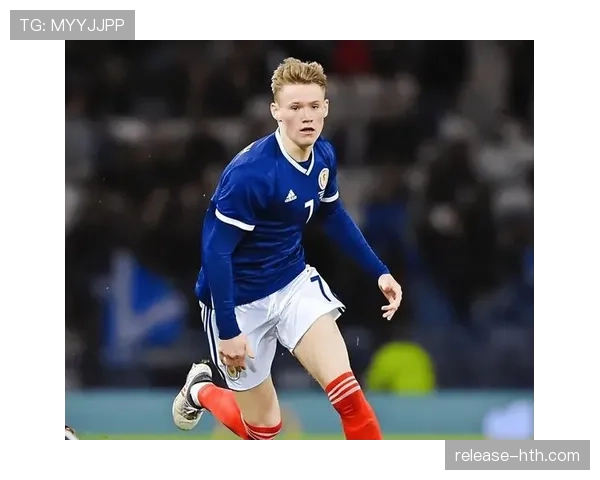 欧洲杯球员成长轨迹揭秘：童年梦想与成名之路